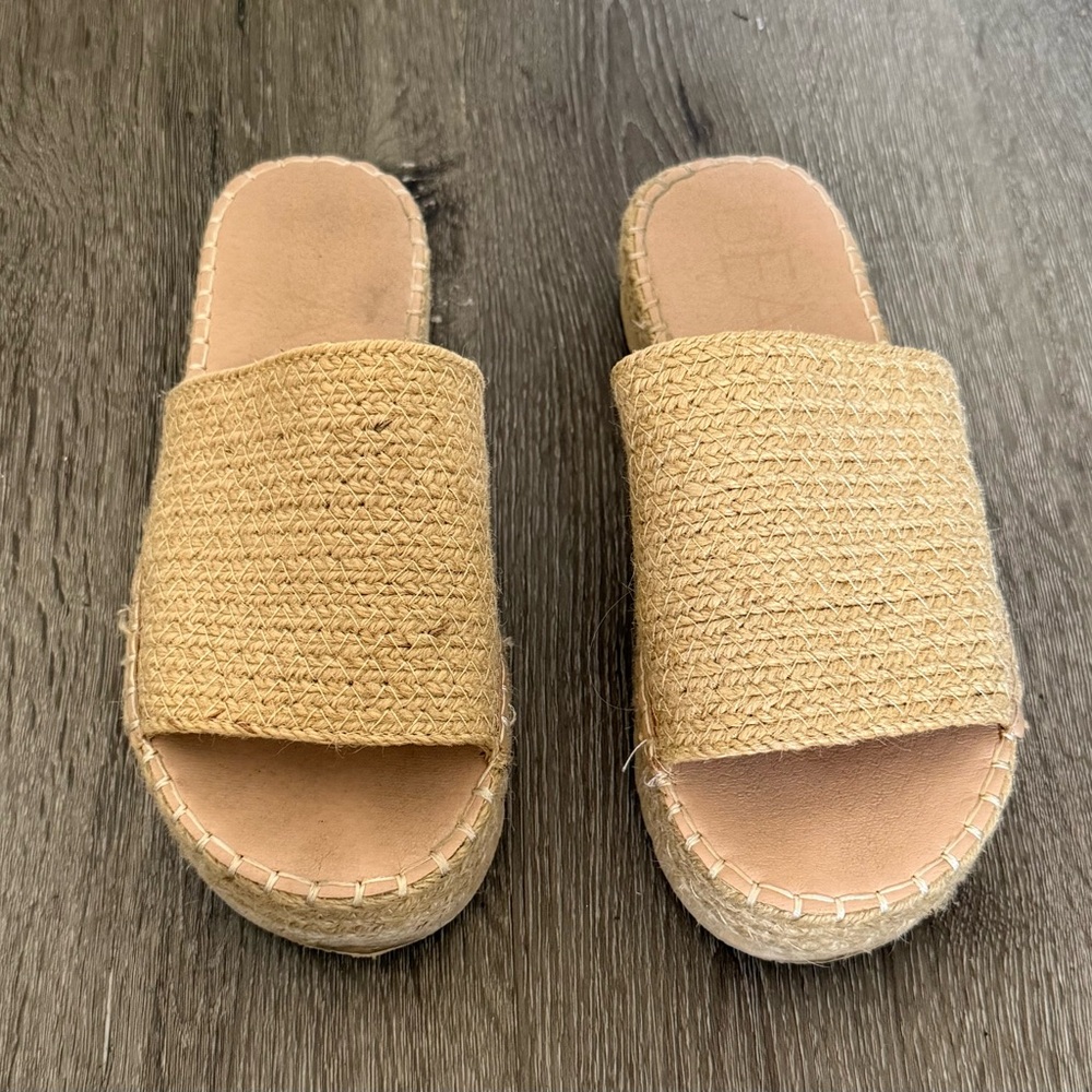 Beach by Matisse | Del Mar Platform Raffia Jute Slip-On Sandals – Size 8M
